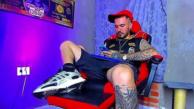 Snapshot of smoker445 chatting on October 5, 2025, 11:17 pm smoker445 online show from October 5, 2025, 11:17 pm