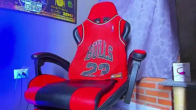 Snapshot of smoker445 chatting on September 25, 2025, 11:44 pm smoker445 online show from September 25, 2025, 11:44 pm