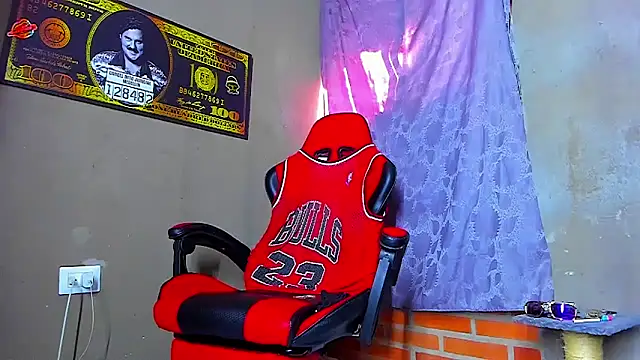 Snapshot of smoker445 chatting on October 15, 2025, 6:49 pm smoker445 online show from October 15, 2025, 6:49 pm