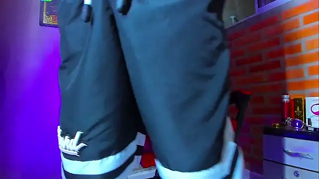 Snapshot of smoker445 chatting on September 19, 2025, 12:25 am smoker445 online show from September 19, 2025, 12:25 am