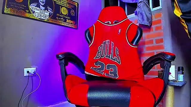 Snapshot of smoker445 chatting on October 11, 2025, 2:01 am smoker445 online show from October 11, 2025, 2:01 am