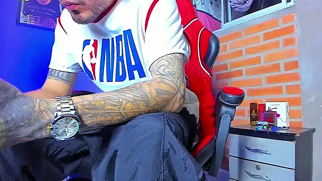 Snapshot of smoker445 chatting on September 24, 2025, 4:52 am smoker445 online show from September 24, 2025, 4:52 am