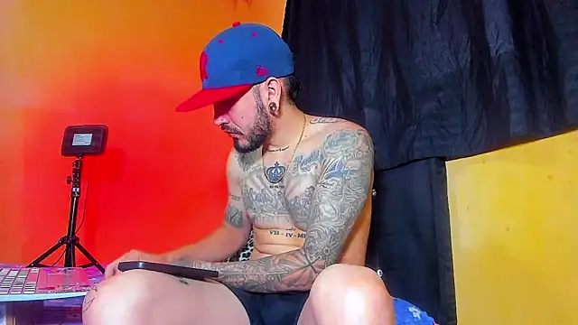 smoker445 online show from June 18, 2026, 6:02 pm