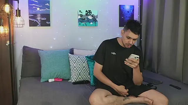 Snapshot of Cleoanubis- chatting on October 4, 2025, 4:25 am Cleoanubis- online show from October 4, 2025, 4:25 am