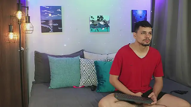 Snapshot of Cleoanubis- chatting on October 14, 2025, 6:36 am Cleoanubis- online show from October 14, 2025, 6:36 am