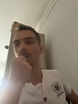 Snapshot of elatus0206 chatting on October 26, 2025, 10:48 am elatus0206 online show from October 26, 2025, 10:48 am