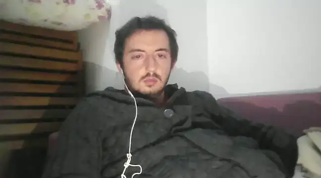 laynufff online show from February 8, 2025, 9:25 pm