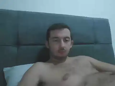 laynufff online show from October 17, 2025, 5:04 pm