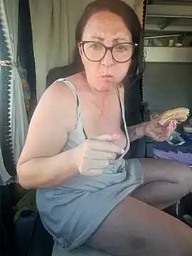 cuplubijoanna online show from March 18, 2025, 3:55 pm
