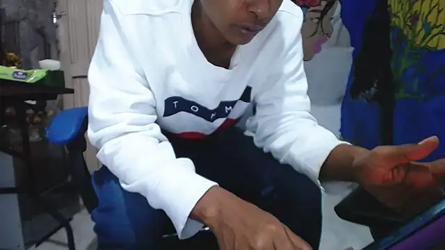 Snapshot of yohatinelly07 chatting on September 26, 2025, 11:06 am yohatinelly07 online show from September 26, 2025, 11:06 am