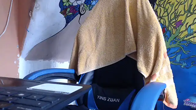 Snapshot of yohatinelly07 chatting on October 23, 2025, 6:50 pm yohatinelly07 online show from October 23, 2025, 6:50 pm