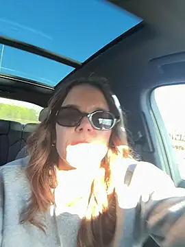 JuicyFruits93 online show from February 4, 2026, 11:27 am