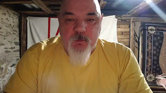 Newfiesausage1972 online show from January 18, 2026, 7:56 am