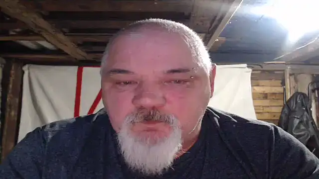 Newfiesausage1972 online show from December 16, 2025, 9:08 pm