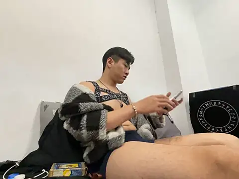 Adam XDZ online show from April 4, 2026, 10:55 am