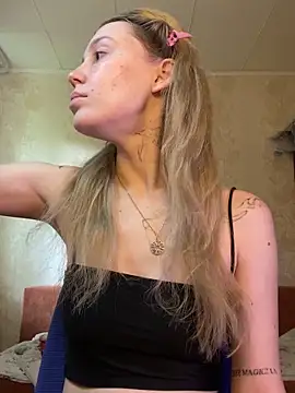 Snapshot of meanexx chatting on September 19, 2025, 11:14 am meanexx online show from September 19, 2025, 11:14 am