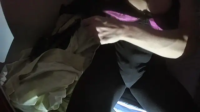 Snapshot of MartaMoon96 chatting on October 4, 2025, 9:33 am MartaMoon96 online show from October 4, 2025, 9:33 am