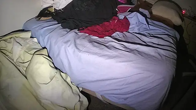 Snapshot of MartaMoon96 chatting on October 7, 2025, 9:43 am MartaMoon96 online show from October 7, 2025, 9:43 am