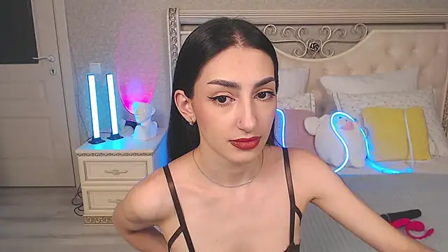 Lina Robbins online show from April 8, 2026, 12:01 am
