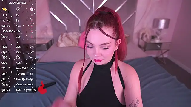 Snapshot of CarolinaDia chatting on February 27, 2025, 11:48 pm CarolinaDia online show from February 27, 2025, 11:48 pm