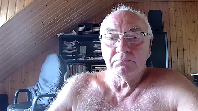 Snapshot of biggandybig chatting on June 29, 2026, 8:43 am biggandybig online show from June 29, 2026, 8:43 am