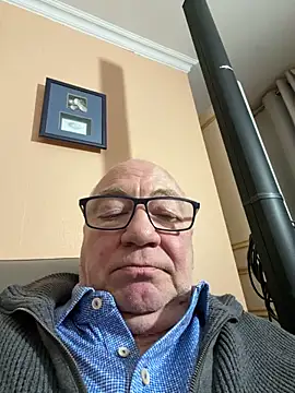 biggandybig online show from December 1, 2025, 6:20 pm