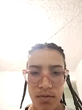 Yaumiko online show from April 8, 2026, 11:33 am