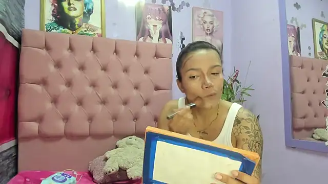 Yaumiko online show from October 10, 2025, 11:22 am