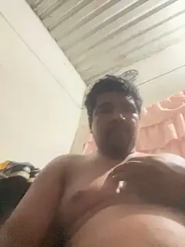 Snapshot of Alvarosexxx chatting on September 28, 2025, 6:31 am Alvarosexxx online show from September 28, 2025, 6:31 am