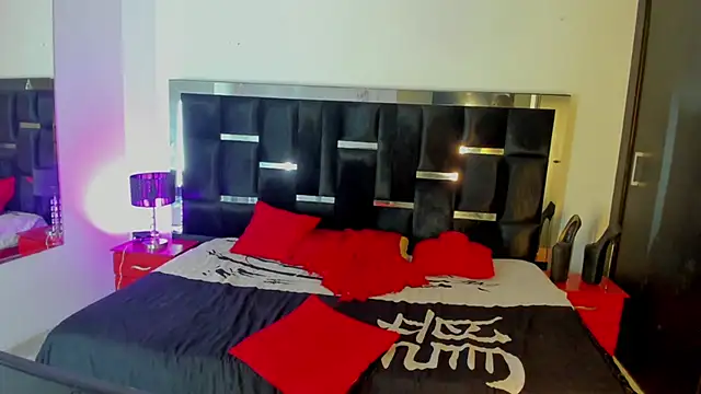 Loremhotsex online show from September 25, 2025, 7:58 am