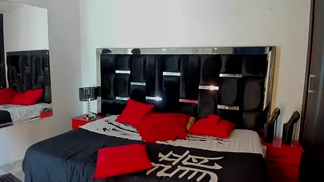 Loremhotsex online show from September 24, 2025, 7:53 pm