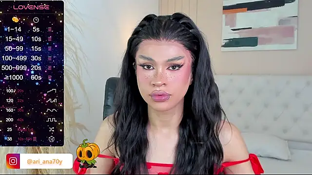 Snapshot of LOISE-XX chatting on October 8, 2025, 6:04 am LOISE-XX online show from October 8, 2025, 6:04 am