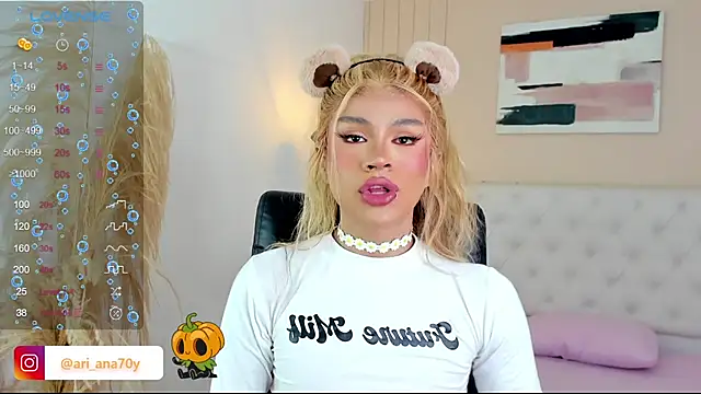 Snapshot of LOISE-XX chatting on October 9, 2025, 7:09 am LOISE-XX online show from October 9, 2025, 7:09 am