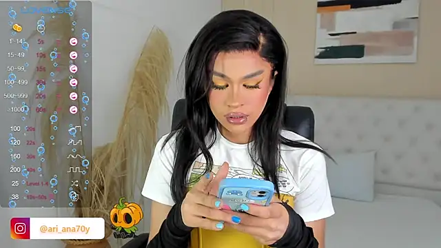 LOISE-XX online show from November 8, 2025, 5:55 am