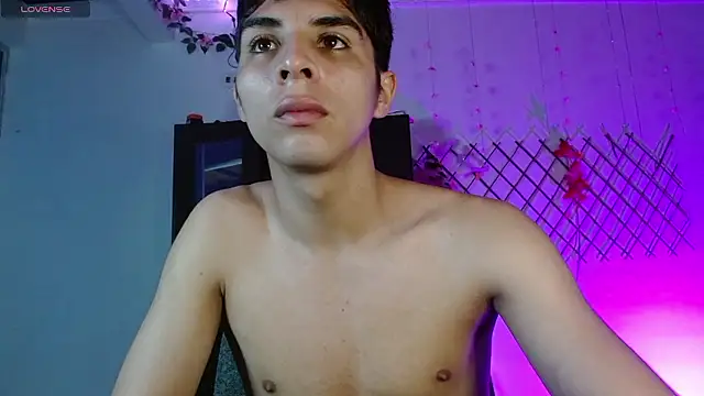 justin alexxx online show from December 6, 2024, 7:39 pm