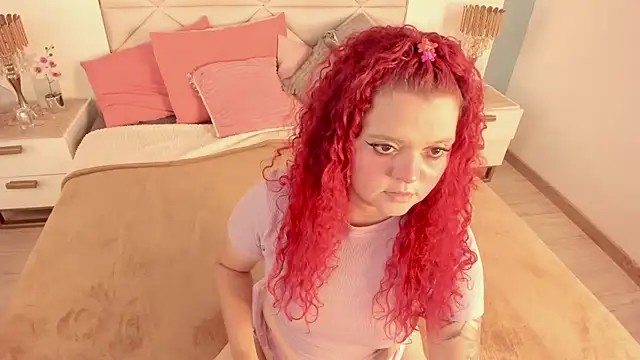 Snapshot of Twwiiggy chatting on September 18, 2025, 8:01 pm Twwiiggy online show from September 18, 2025, 8:01 pm