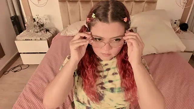 Snapshot of Twwiiggy chatting on March 17, 2025, 3:14 am Twwiiggy online show from March 17, 2025, 3:14 am