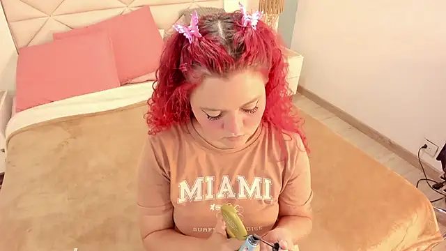 Snapshot of Twwiiggy chatting on September 23, 2025, 8:05 pm Twwiiggy online show from September 23, 2025, 8:05 pm