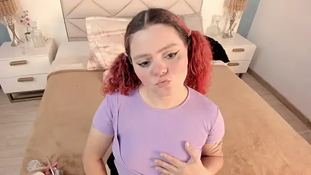 Snapshot of Twwiiggy chatting on February 10, 2026, 8:08 pm Twwiiggy online show from February 10, 2026, 8:08 pm