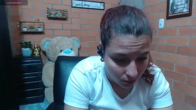 Snapshot of alexia_87 chatting on September 19, 2025, 11:20 pm alexia 87 online show from September 19, 2025, 11:20 pm