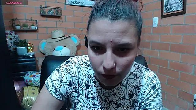 Snapshot of alexia_87 chatting on October 18, 2025, 3:19 am alexia 87 online show from October 18, 2025, 3:19 am