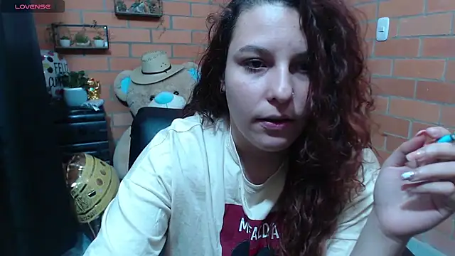 Snapshot of alexia_87 chatting on October 25, 2025, 4:33 am alexia 87 online show from October 25, 2025, 4:33 am