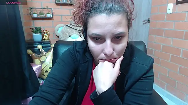 Snapshot of alexia_87 chatting on October 3, 2025, 12:14 am alexia 87 online show from October 3, 2025, 12:14 am