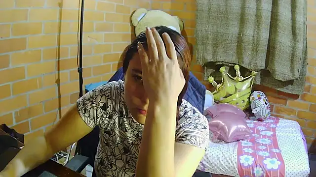 Snapshot of alexia_87 chatting on October 27, 2025, 2:56 am alexia 87 online show from October 27, 2025, 2:56 am