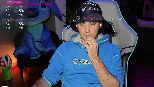 Snapshot of Gil_gamesh90 chatting on October 31, 2025, 4:03 pm Gil gamesh90 online show from October 31, 2025, 4:03 pm