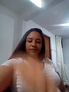 Snapshot of EAAM1 chatting on October 25, 2025, 12:43 am EAAM1 online show from October 25, 2025, 12:43 am