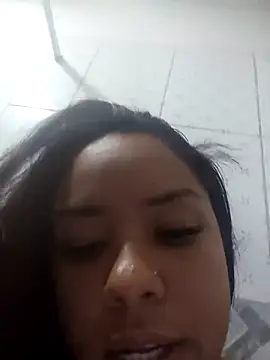 Snapshot of EAAM1 chatting on November 5, 2025, 11:30 pm EAAM1 online show from November 5, 2025, 11:30 pm