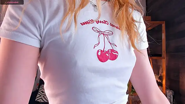 Snapshot of stay_with_alice chatting on October 28, 2025, 1:43 pm stay with alice online show from October 28, 2025, 1:43 pm