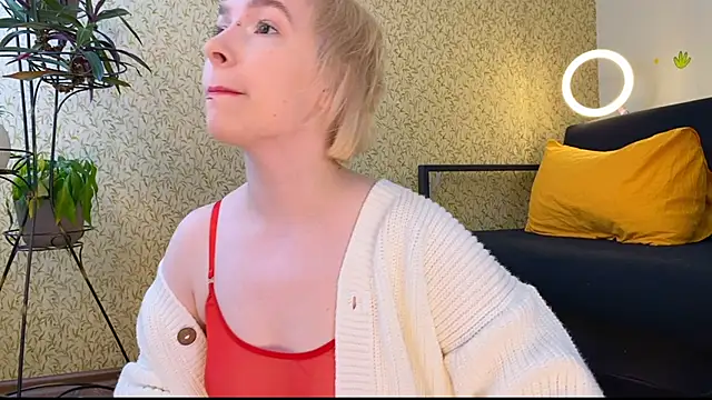 EmmyAmbros online show from February 18, 2025, 9:54 am