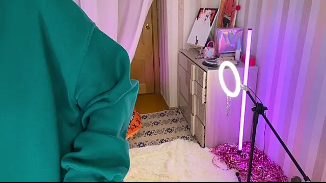 Snapshot of EmmyAmbros chatting on February 19, 2026, 7:22 pm EmmyAmbros online show from February 19, 2026, 7:22 pm